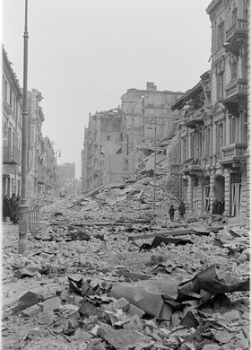 Ruiny zabudowy przy ulicy Wspólnej