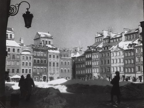 Old Town Market Square in winter, view of the burgher houses on Dekert's and Barss' Sides