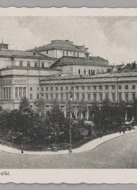 Plac Teatralny z gmachem Teatru Wielkiego