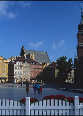 Plac Zamkowy, widok z ogródka restauracji Literacka