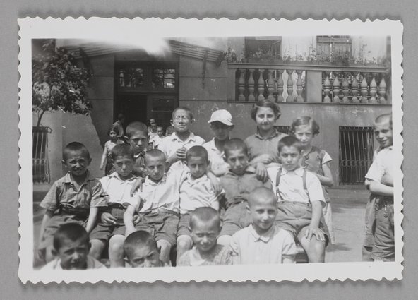 Fotografia przedstawiająca wychowanków Domu Sierot