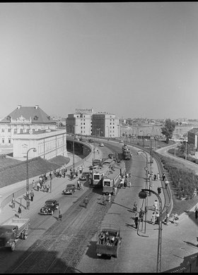 Widok Trasy W-Z i pałacu Pod Blachą