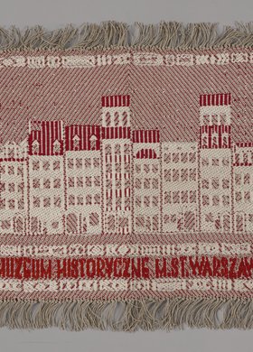 Makata z widokiem siedziby Muzeum Warszawy