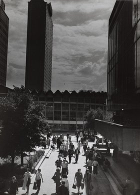 Śródmiejski Mall, the PKO Rotunda and Hotel Forum