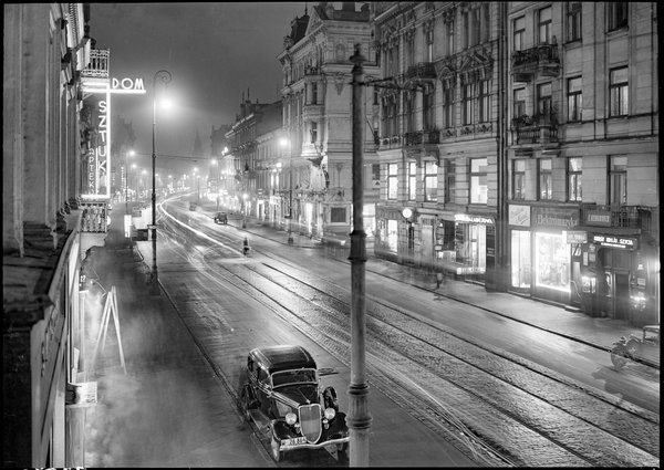 Ulica Nowy Świat nocą