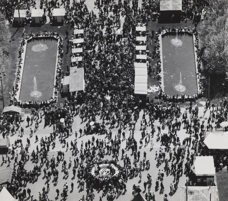 Aerial view from the Palace of Culture and Science onto the square between the Palace and Jerozolimskie Avenue