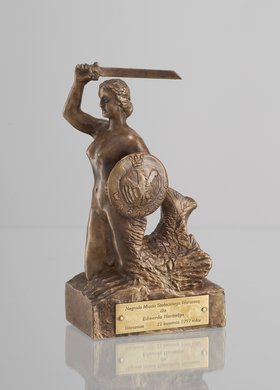 Syrena - nagroda m.st. Warszawy dla Edwarda Hartwiga z okazji 50-lecia pracy artystycznej