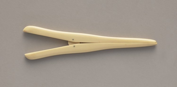 Szczypce do rozciągania rękawiczek