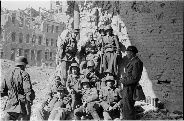 Obrońcy Poczty Głównej z batalionu "Bończa"