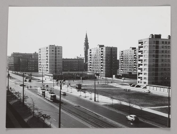 View of Juliana Marchlewskiego St. (currently: Jana Pawła II Avenue)