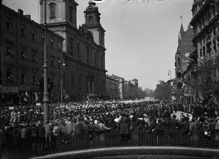 Pochód narodowy z okazji uchwalenia Konstytucji 3 Maja; Krakowskie Przedmieście