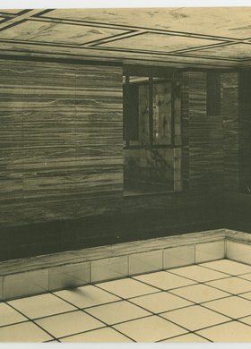 Fragment holu w gmachu Towarzystwa Ubezpieczeń "Prudential"