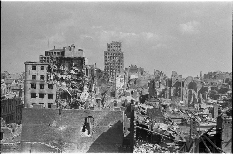 Panorama ruin zabudowy Śródmieścia