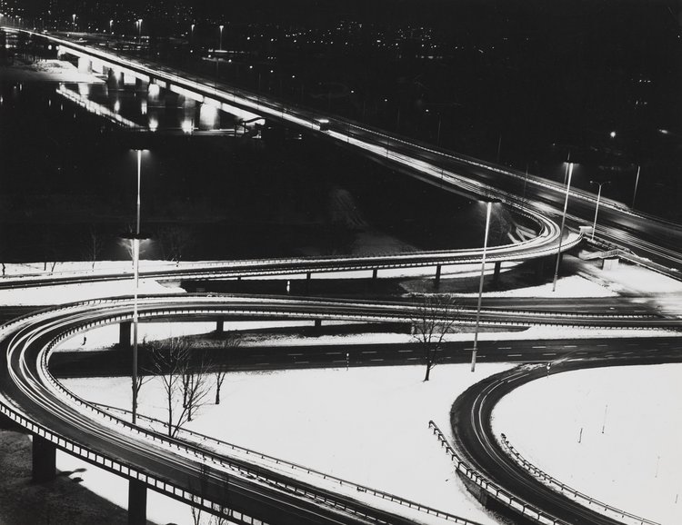 Łazienkowski Bridge and fragment of Łazienkowska Thoroughfare at night