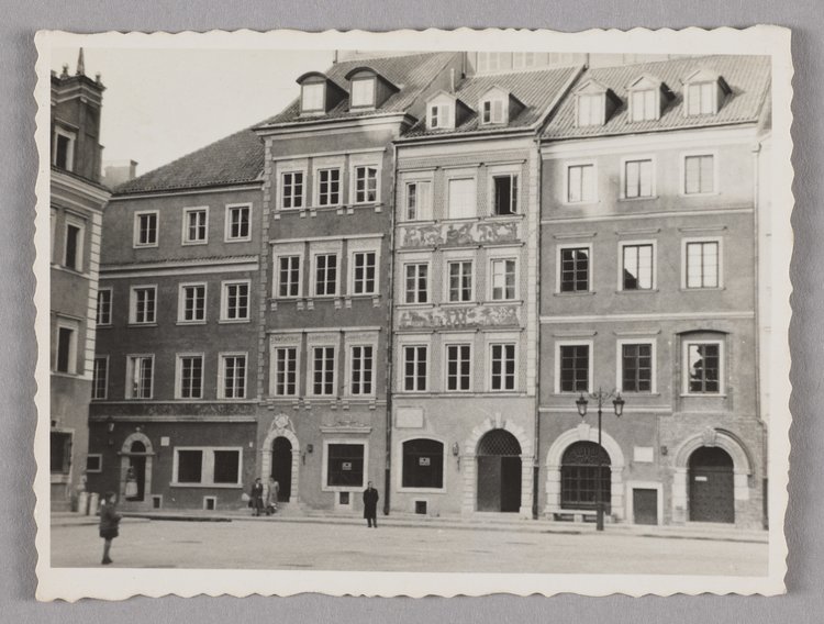 Kamienice po stronie Barssa przy wylocie ulicy Krzywe Koło na Rynek Starego Miasta