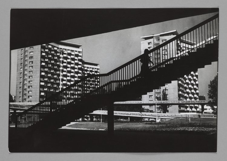 Fragment Trasy Łazienkowskiej i osiedla "Torwar"