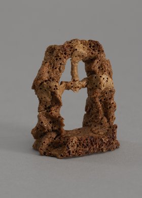 Kapliczka ulepiona z chleba przez Natalię Eychhorn-Hiszpańską na Pawiaku