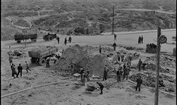 Wywożenie gruzu z terenu byłego getta