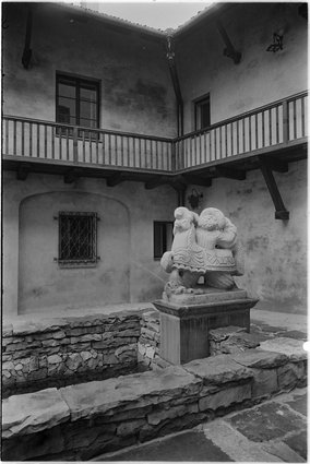 Dziedziniec Dziekanki przy Krakowskim Przedmieściu