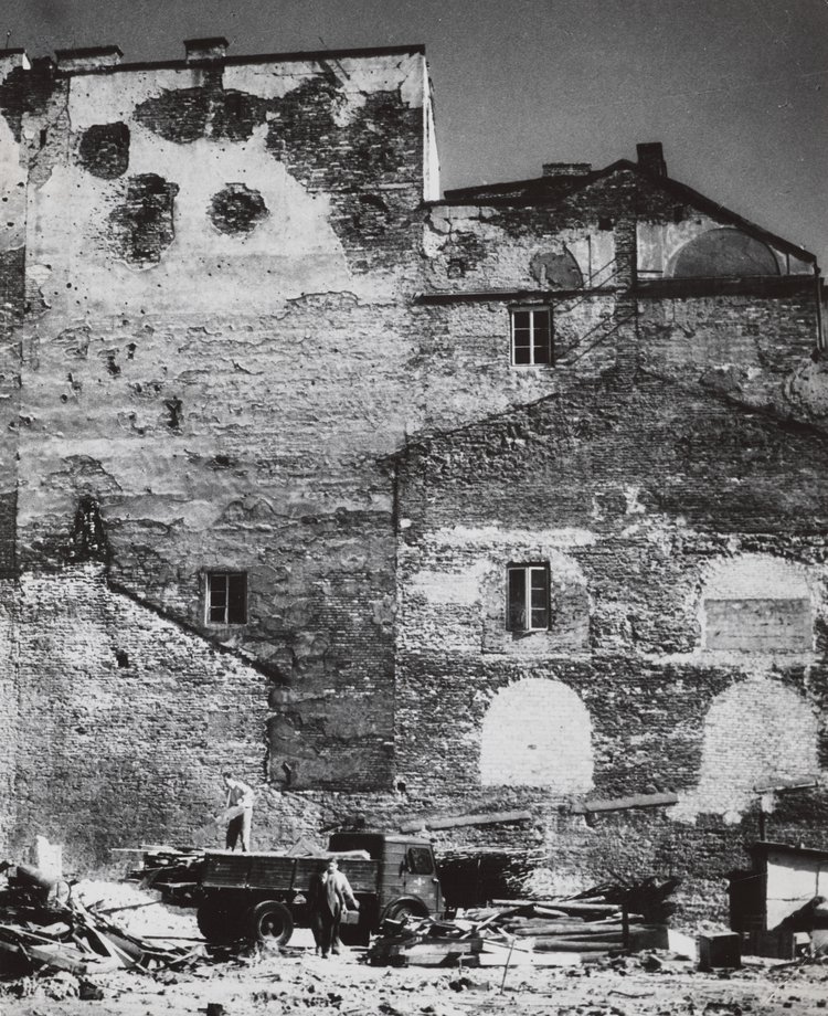 End wall of a surviving tenement