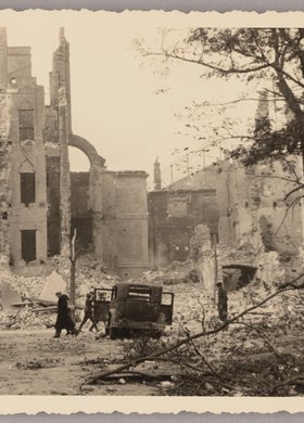 Ruiny kamienic przy ulicy Królewskiej 8 i 10/12