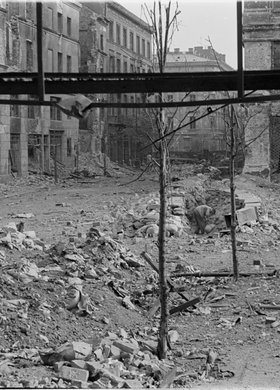 Wylot ulicy Kruczej na Aleje Jerozolimskie