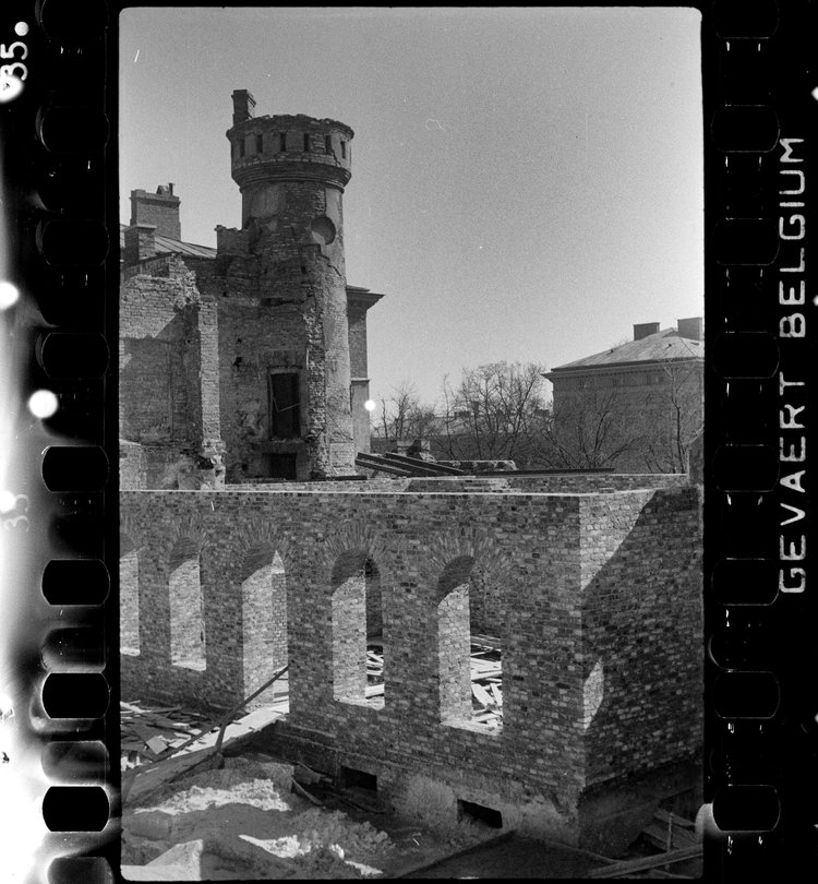 Odbudowa oficyny pałacu Uruskich