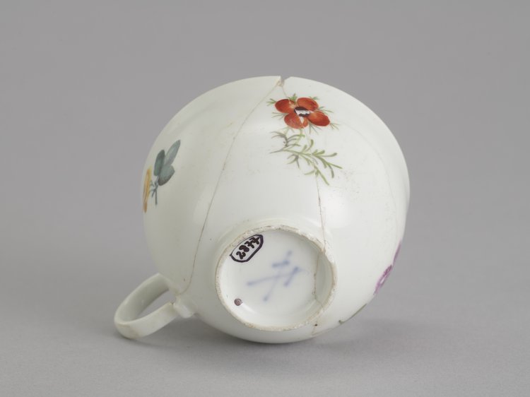 Filiżanka porcelanowa