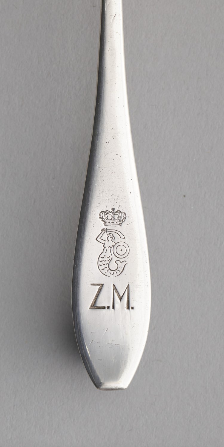 Łyżeczki do herbaty z wizerunkiem Syreny i monogramem Z. M.