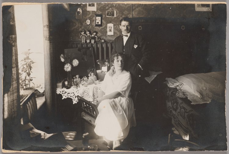 Stefan Starzyński z Pauliną Tylicką w mieszkaniu przy ulicy Pięknej 22