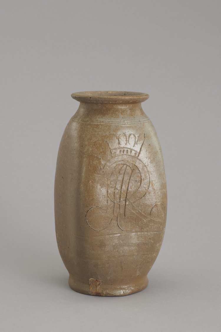 Słój kamionkowy z monogramem