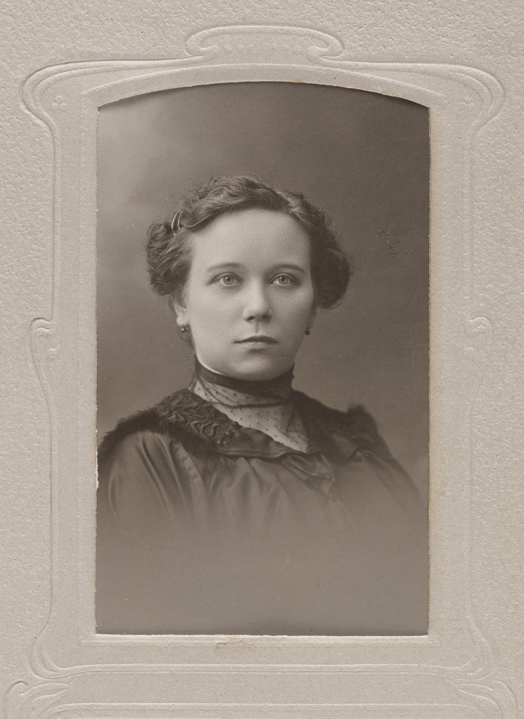 Portret Nadieżdy Mariesz