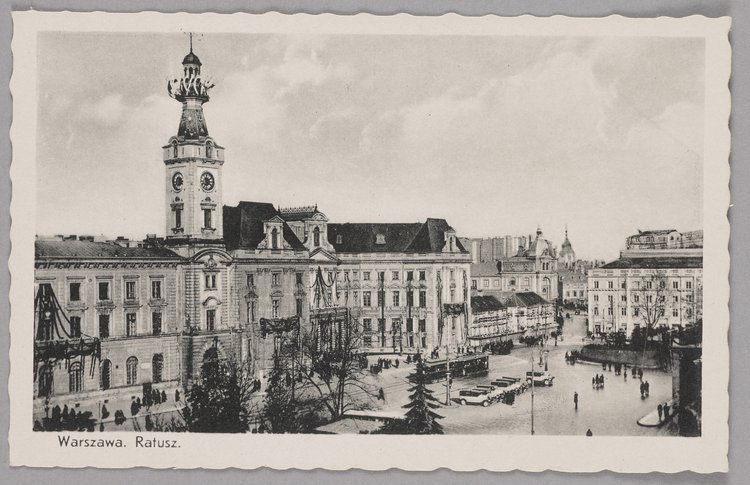 Ratusz na placu Teatralnym