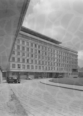 Gmach Głównego Urzędu Statystycznego w alei Niepodległości 208