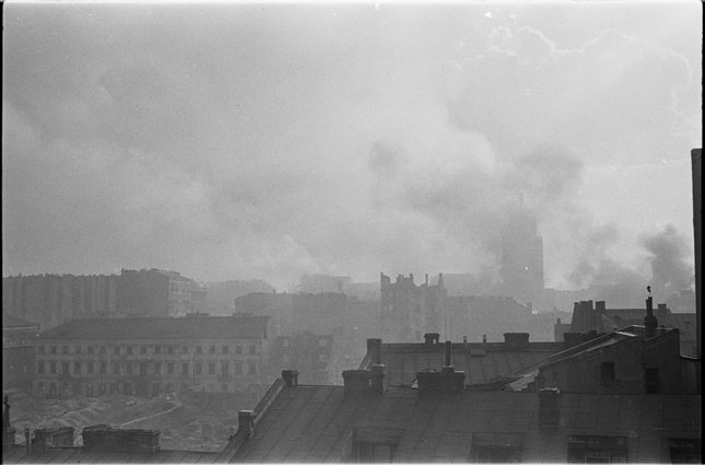 Panorama płonącego Śródmieścia