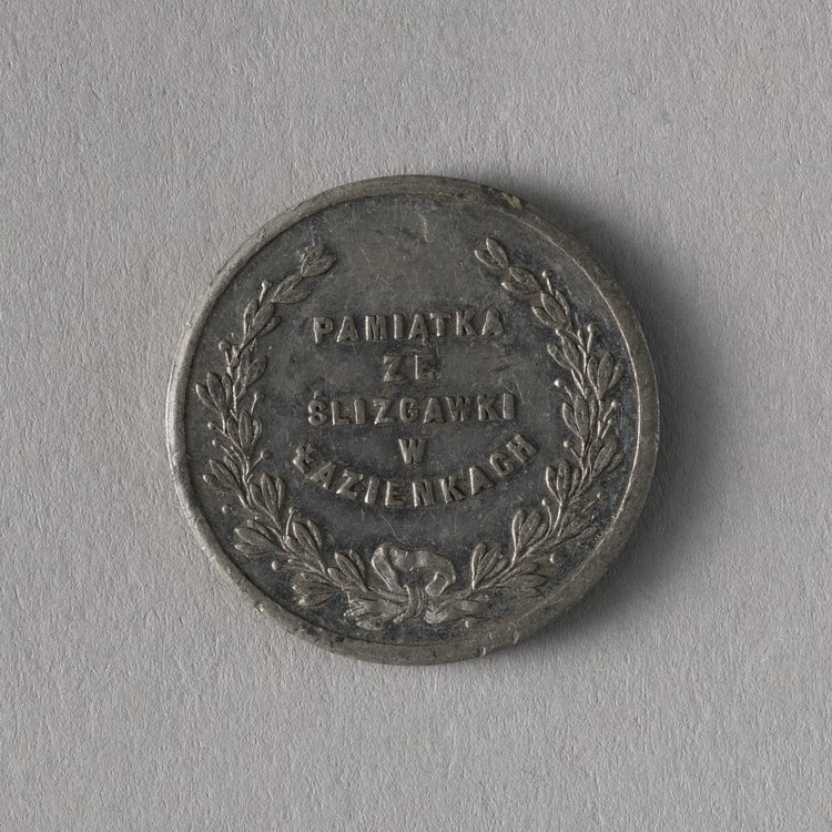 Warszawski Jacht Klub. Pamiątka ze ślizgawki w Łazienkach