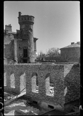 Odbudowa oficyny pałacu Uruskich