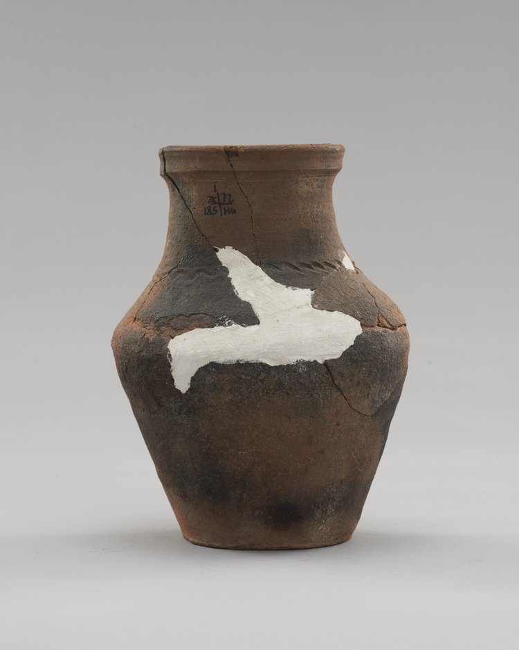 Dzban z ceramiki czerwonej