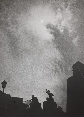 Pomnik Syreny na murach obronnych