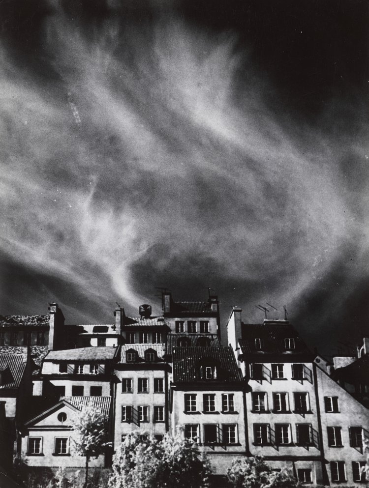 Widok kamienic na staromiejskiej skarpie