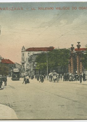 Ulica Nalewki w pobliżu Ogrodu Krasińskich