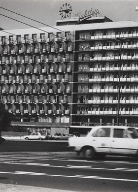 Hotel Metropol at the corner of Marszałkowska Street and Jerozolimskie Avenue