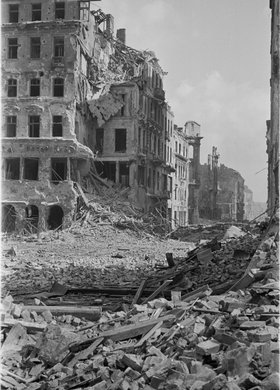 Zniszczenia zabudowy przy ulicy Świętokrzyskiej
