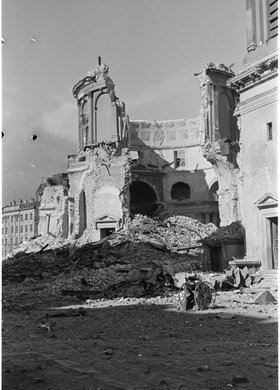 Ruiny kościoła św. Aleksandra na placu Trzech Krzyży