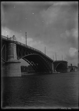 Zniszczony przez Rosjan most Mikołajewski (ob. Poniatowskiego)