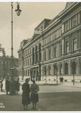 Pałac Leopolda Kronenberga przy placu Stanisława Małachowskiego 4