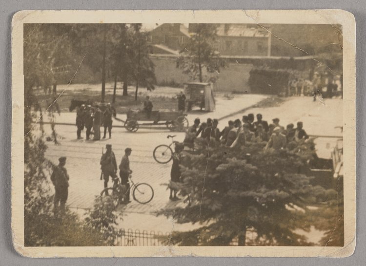 Uliczna łapanka w alei 3 Maja