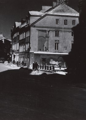 Widok fragmentu ulicy Freta zimą