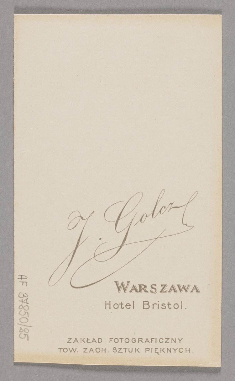 Album z fotografiami nauczycieli i uczennic pensji Antoniny Walickiej w Warszawie