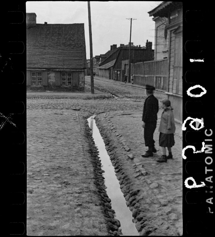 Skrzyżowanie ulic Kacpra Karlińskiego i Józefa Sowińskiego na Woli